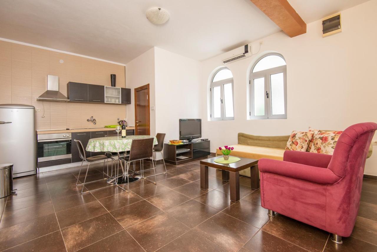 Gemma Di Cattaro Apartments Bagian luar foto