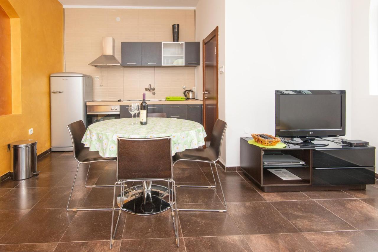 Gemma Di Cattaro Apartments Bagian luar foto
